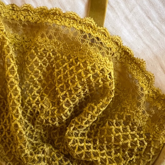 Savage X Fenty NWOT Velvet Vixen Balconette Bra HoneyComb Yellow Size 42DDD - Picture 8 of 13